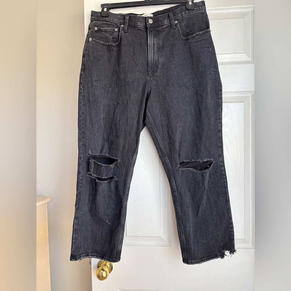 Abercrombie & Fitch Black Distressed Cropped Jeans